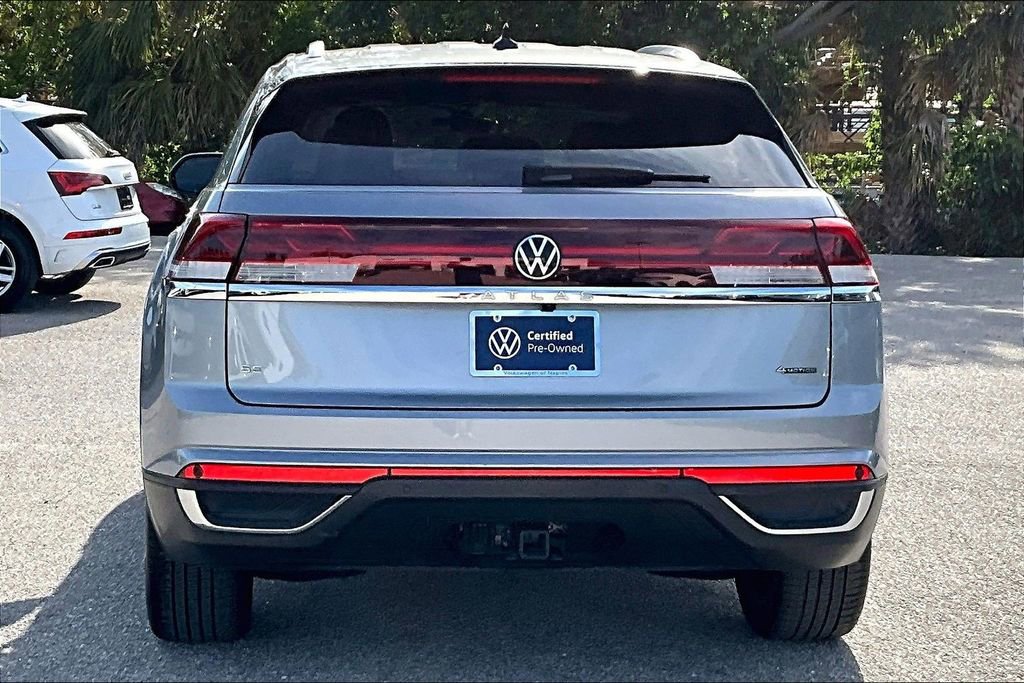 Certified 2025 Volkswagen Atlas Cross Sport SE AWD/4WD image 6