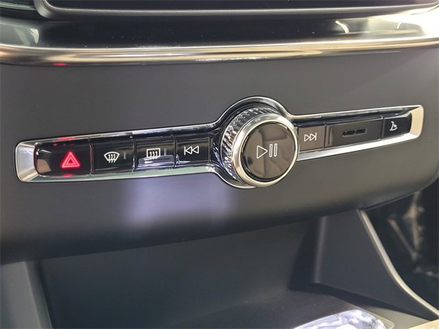 New 2026 Volvo XC90 B6 Plus w/ Protection Package Premier image 23