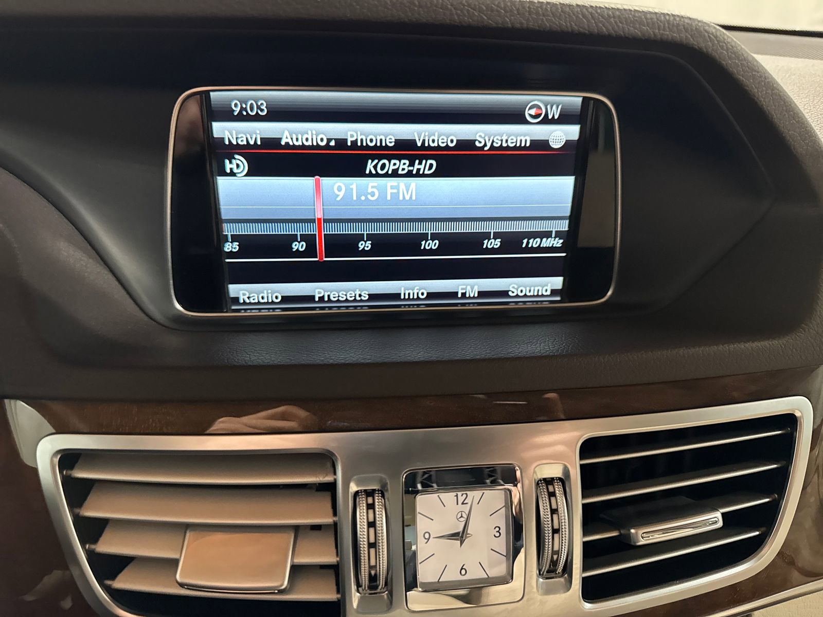 Used 2014 Mercedes-Benz E 350 4MATIC Sedan image 34