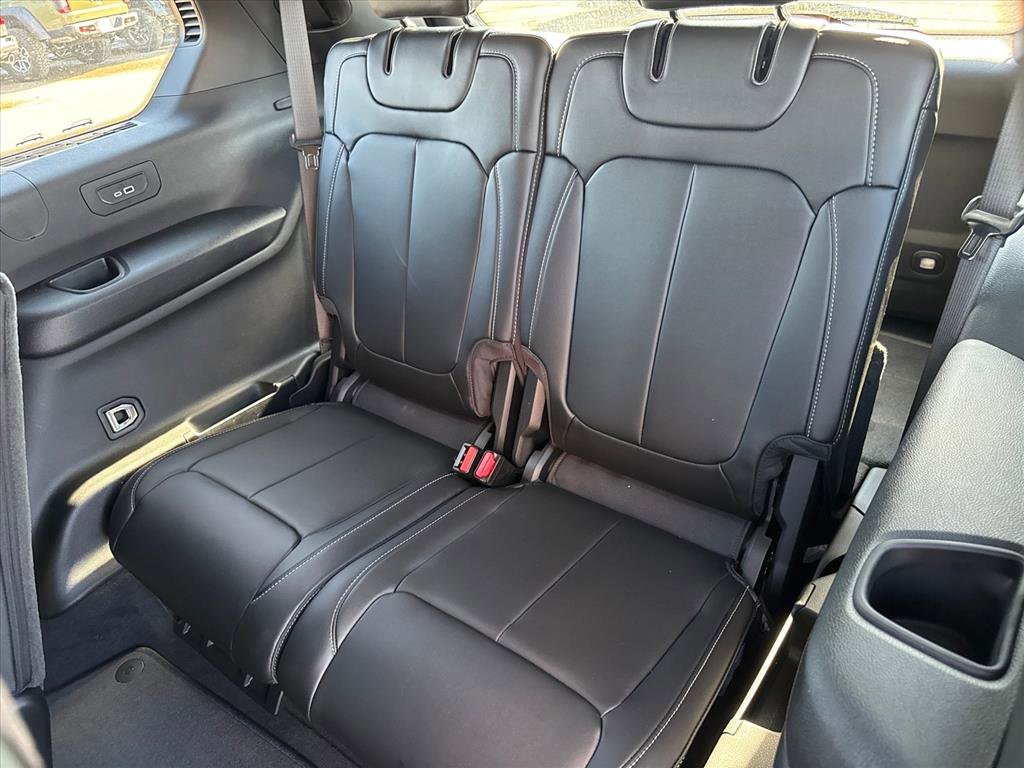 New 2026 Jeep Grand Cherokee L Limited w/ Limited Altitude Package AWD/4WD image 12