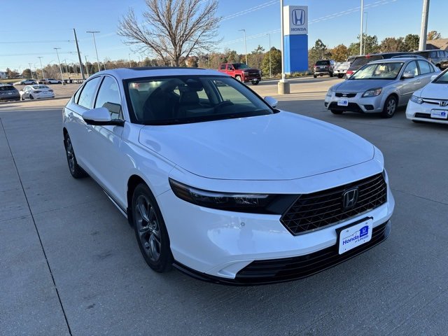 Certified 2025 Honda Accord EX-L image 3