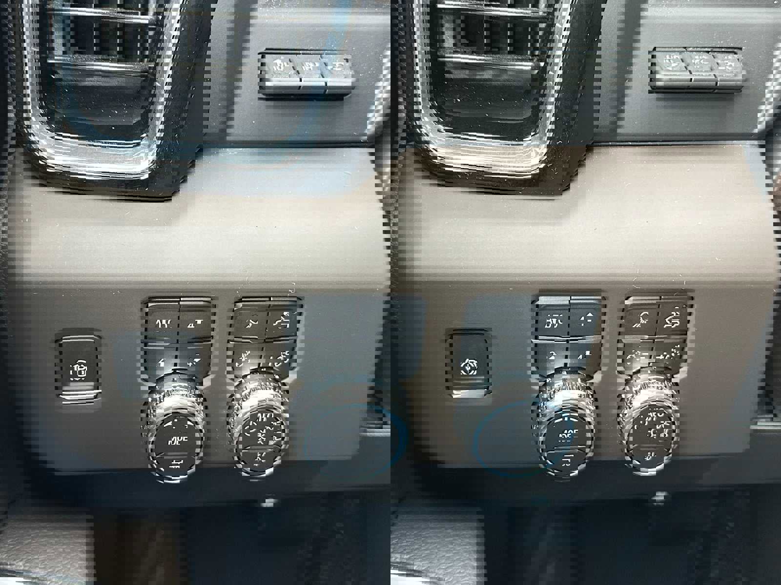 New 2026 GMC Sierra 1500 Denali w/ Denali Reserve Package image 32