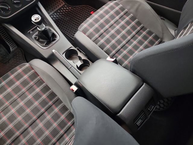 Used 2009 Volkswagen GTI 2-Door image 26