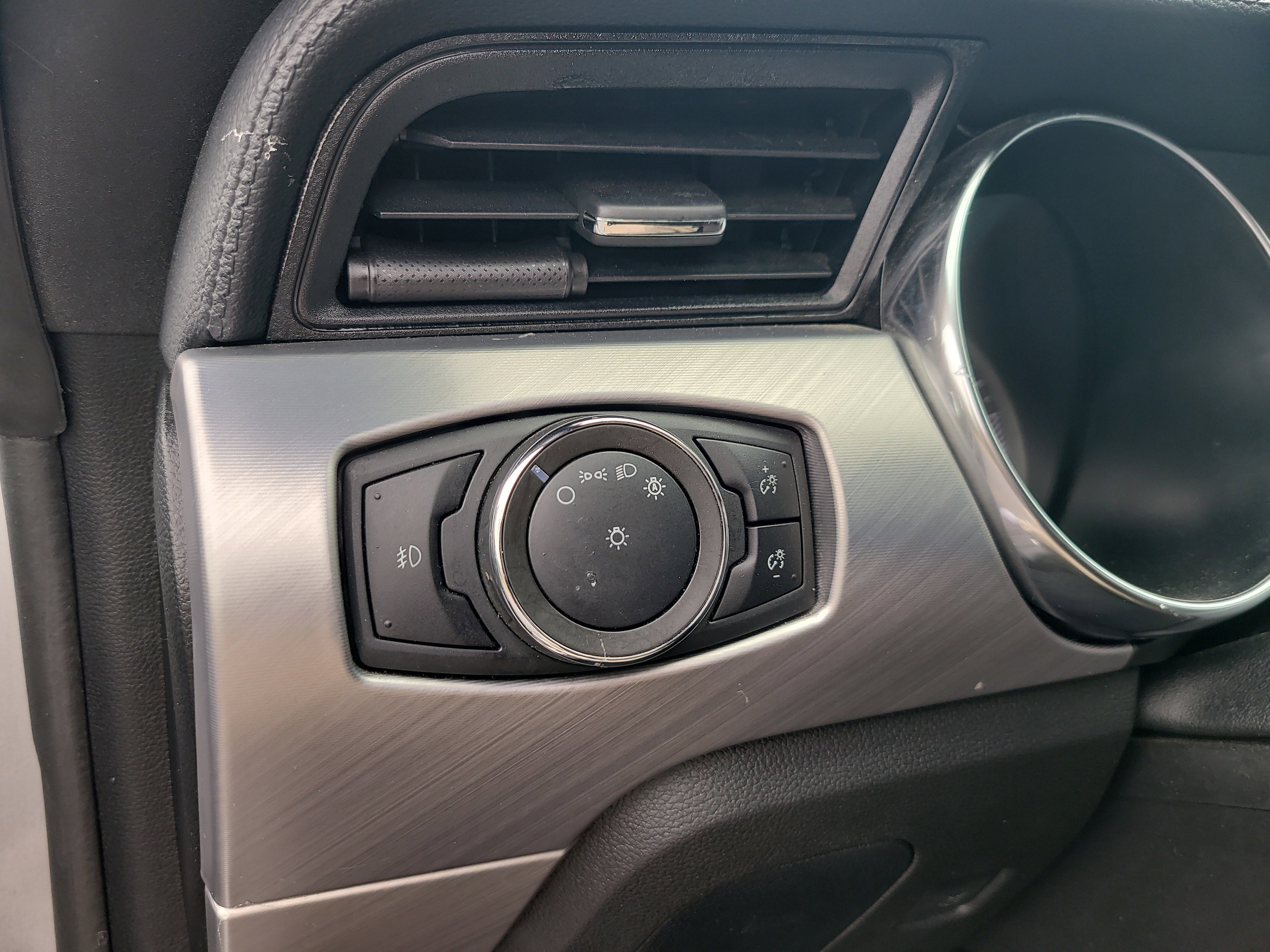 Used 2020 Ford Mustang Premium image 30