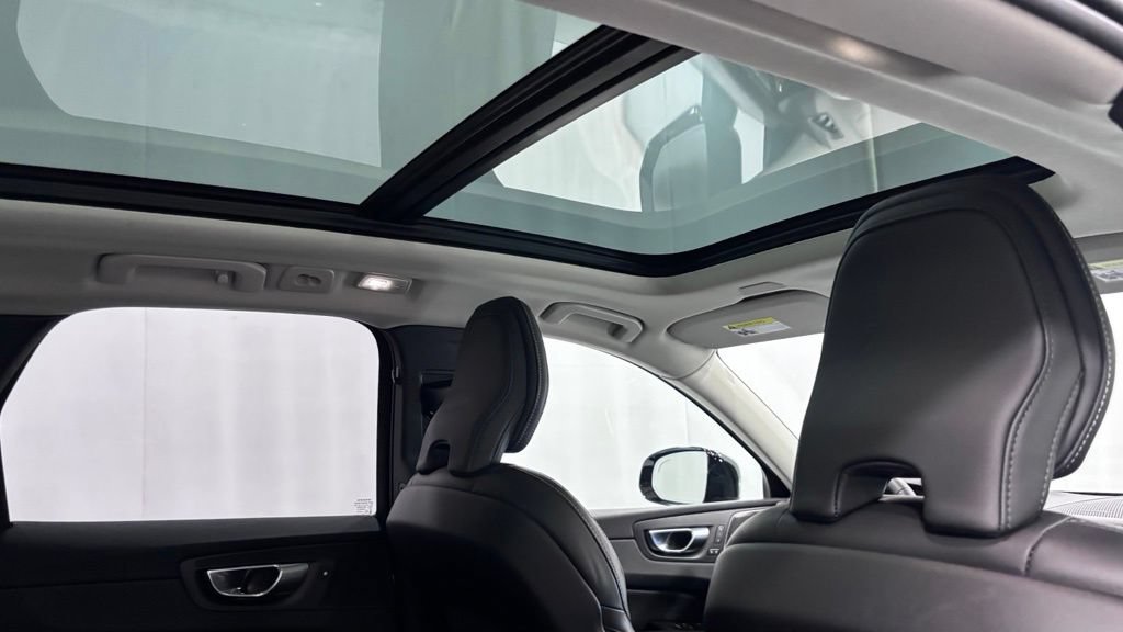 Certified 2024 Volvo XC60 T8 Ultimate AWD/4WD image 26