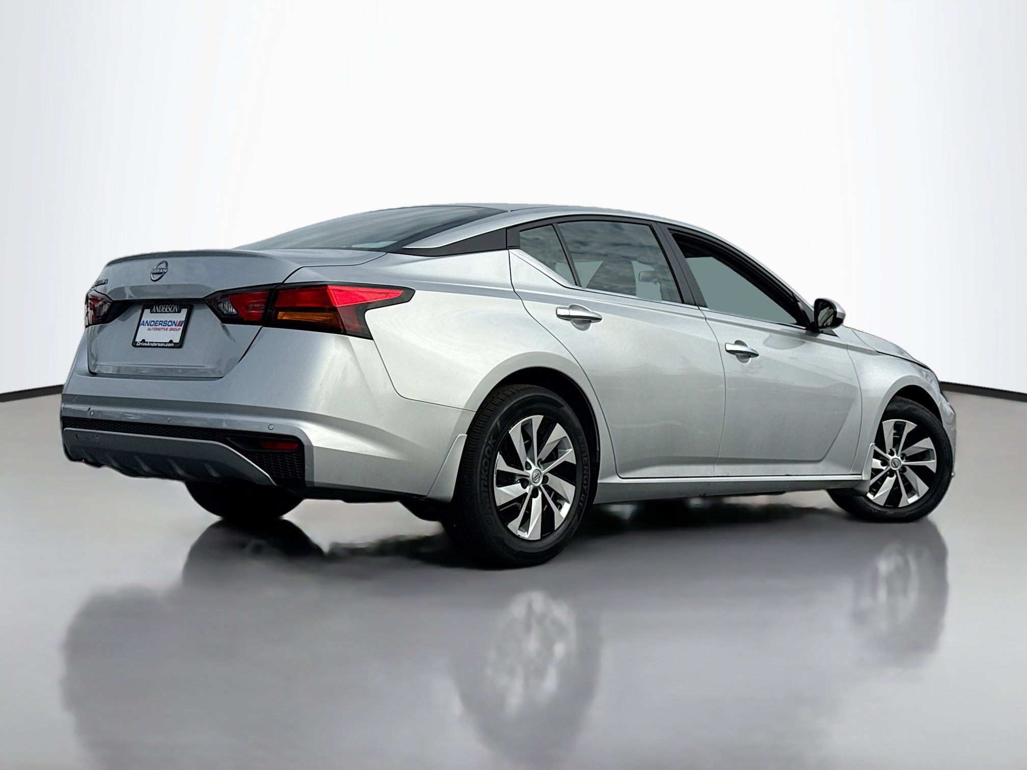 Used 2023 Nissan Altima 2.5 S image 2