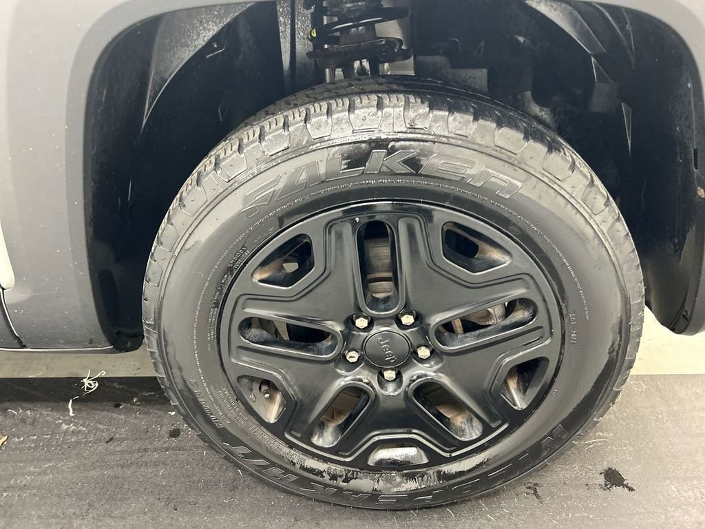 Used 2018 Jeep Renegade Trailhawk image 8