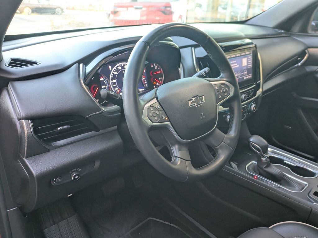 Certified 2023 Chevrolet Traverse Premier w/ Redline Edition image 9
