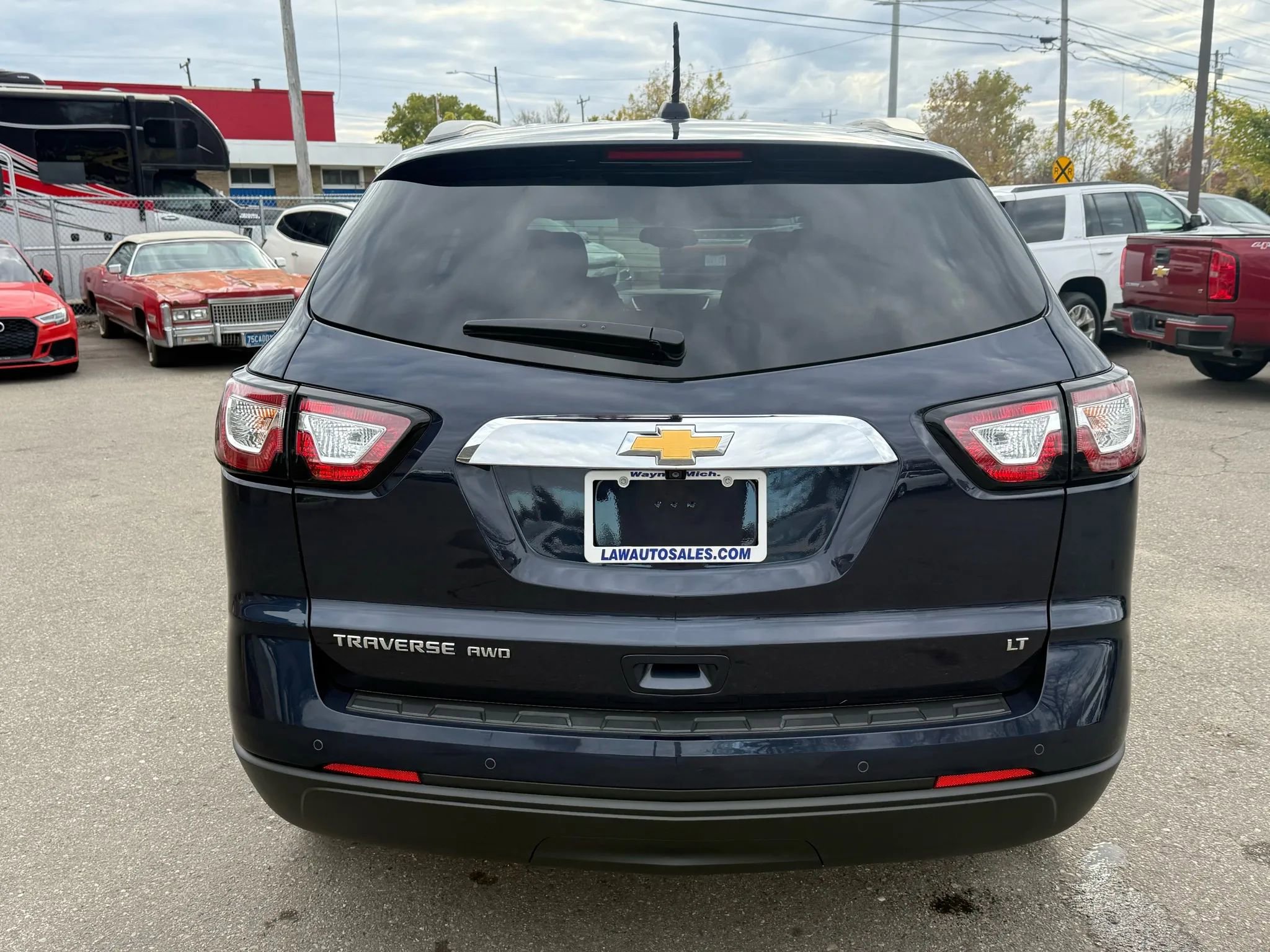Used 2017 Chevrolet Traverse LT w/ Style and Technology Package image 6