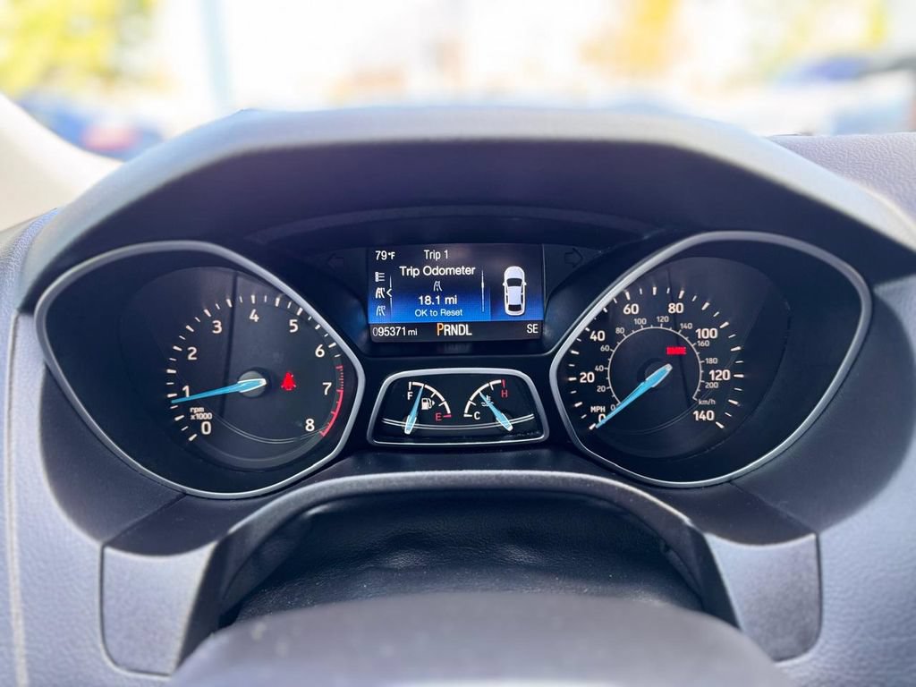 Used 2016 Ford Focus SE FWD image 14