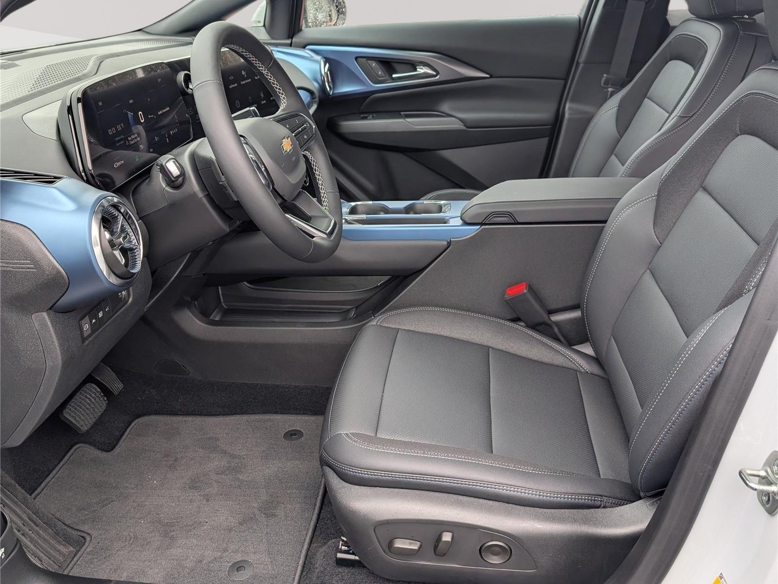 New 2026 Chevrolet Equinox EV LT w/ LPO, Tech Bronze Package FWD image 12