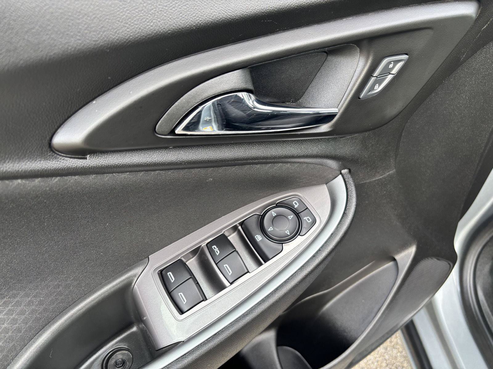 Used 2024 Chevrolet Malibu LT FWD image 15