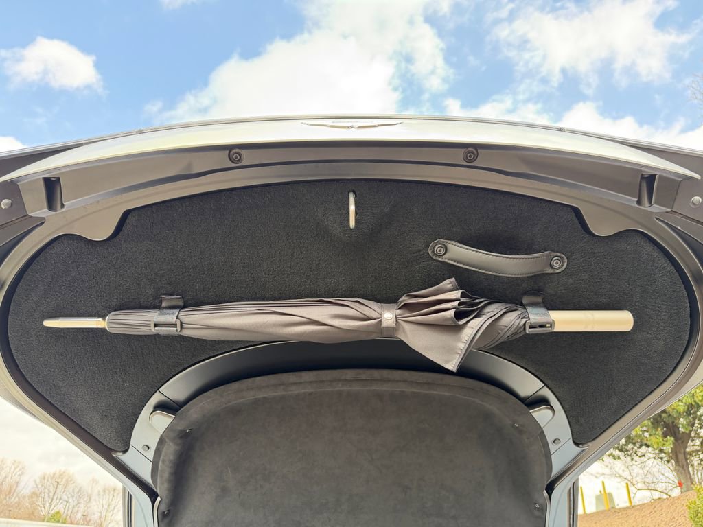 Used 2020 Aston Martin V8 Vantage Coupe image 39