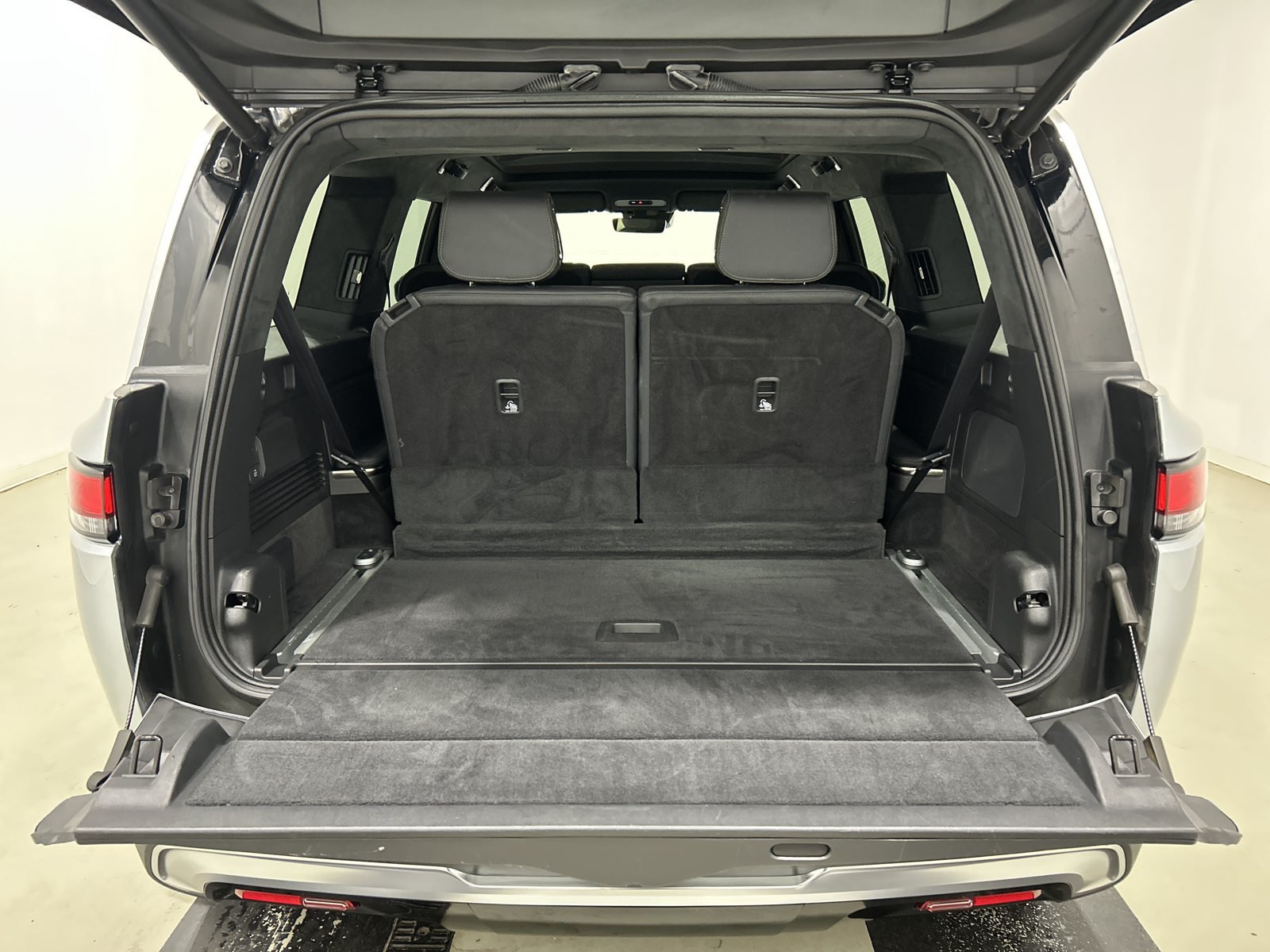 Used 2023 Rivian R1S Adventure Quad AWD/4WD image 15