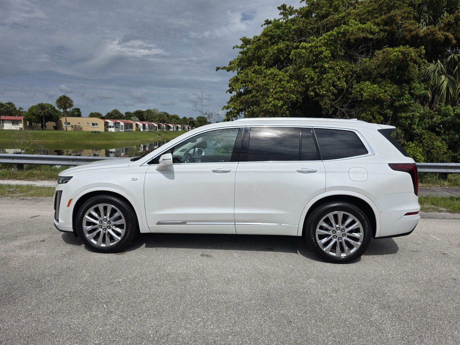 Used 2020 Cadillac XT6 Premium Luxury FWD image 7