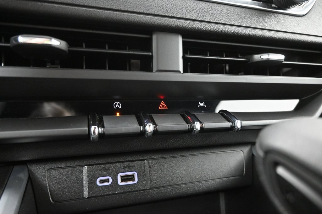 Used 2024 Chevrolet Colorado Trail Boss w/ Advanced Trailering Package image 30