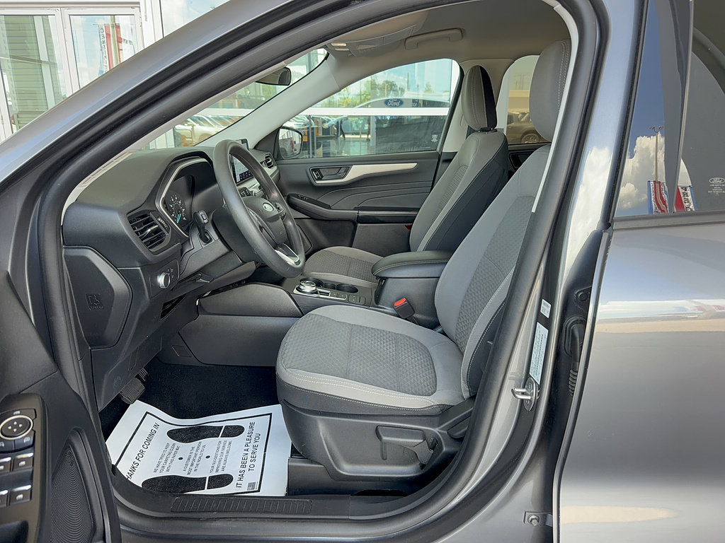 Certified 2022 Ford Escape SE w/ SE Sport Appearance Package AWD/4WD image 11