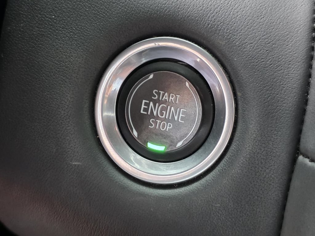 Used 2023 GMC Yukon Denali Ultimate AWD/4WD image 39