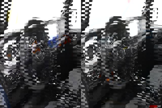 New 2025 Jeep Gladiator Willys image 12