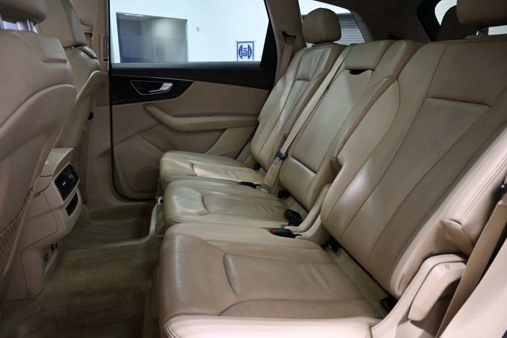 Used 2018 Audi Q7 3.0T Premium image 14