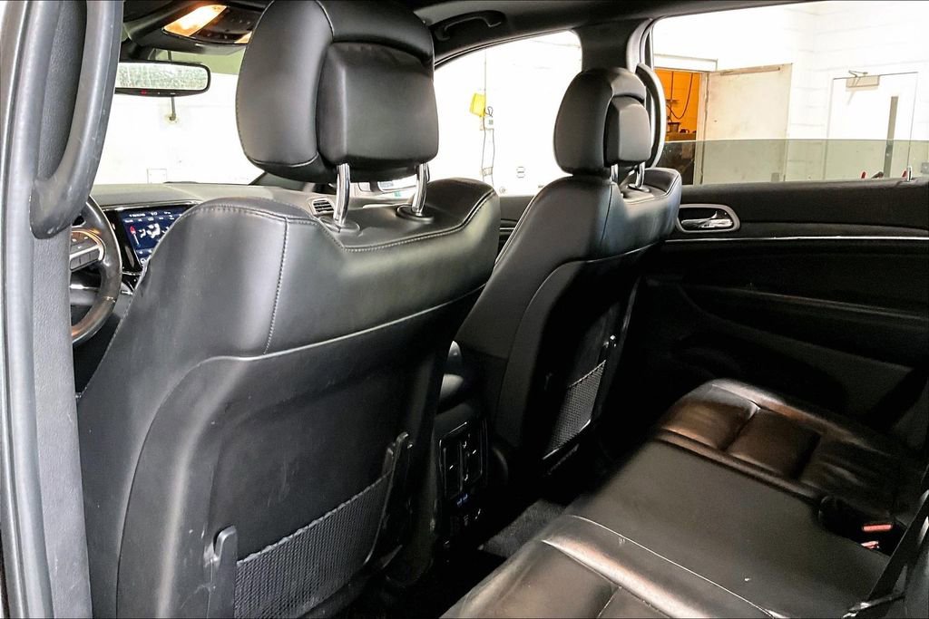 Used 2021 Jeep Grand Cherokee Limited image 31
