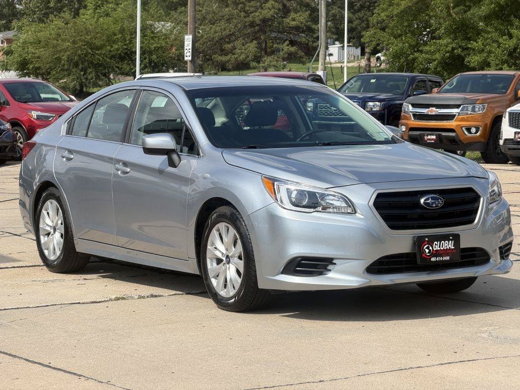 Used 2017 Subaru Legacy 2.5i Premium AWD/4WD image 2