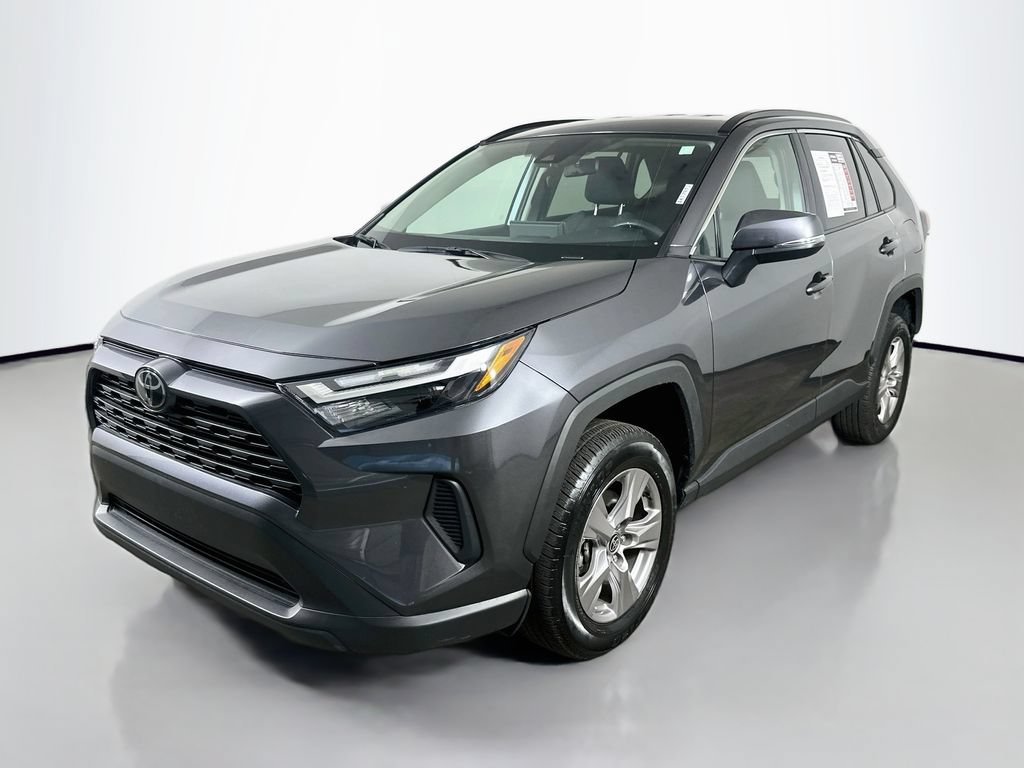 Used 2025 Toyota RAV4 XLE FWD image 3