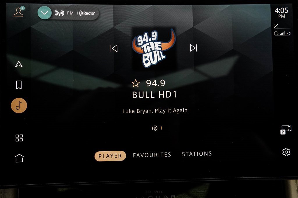 Used 2021 Jaguar F-PACE SVR image 26