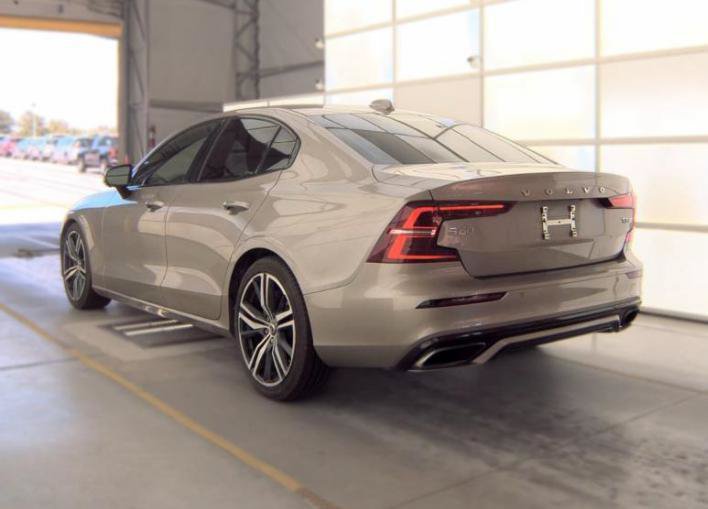 Used 2019 Volvo S60 T5 R-Design FWD image 4