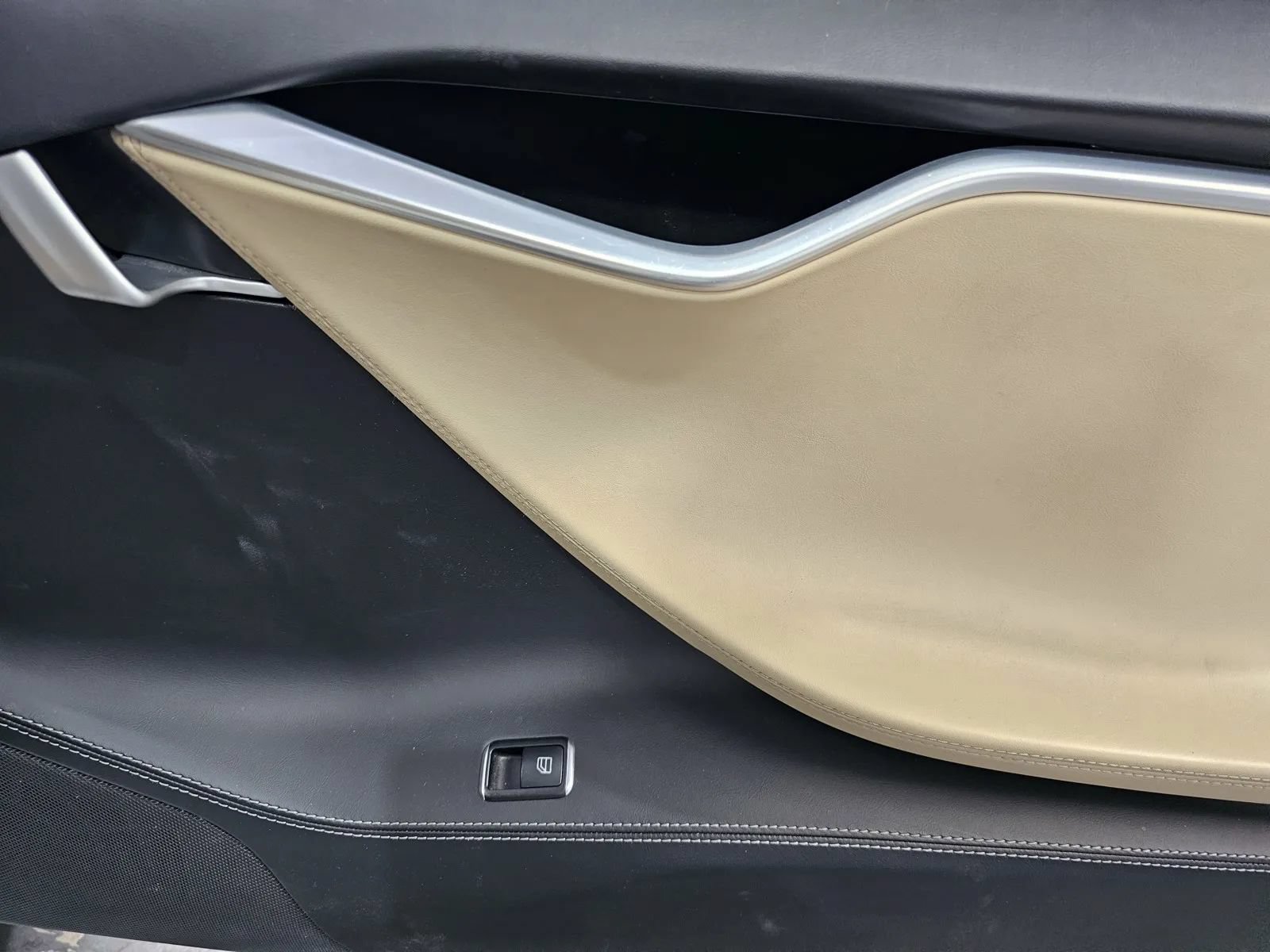 Used 2016 Tesla Model S 70 RWD image 6
