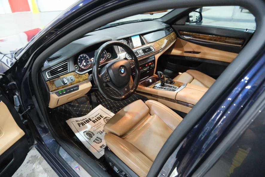 Used 2015 BMW 750Li xDrive AWD/4WD image 16