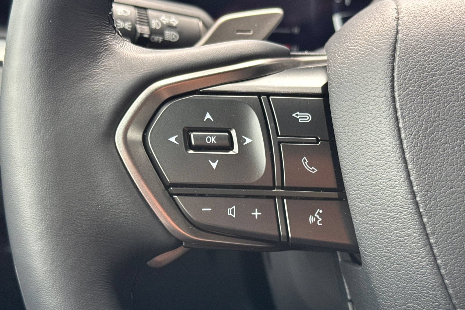 Used 2025 Lexus GX 550 w/ Accessory Package (Z1) AWD/4WD image 27