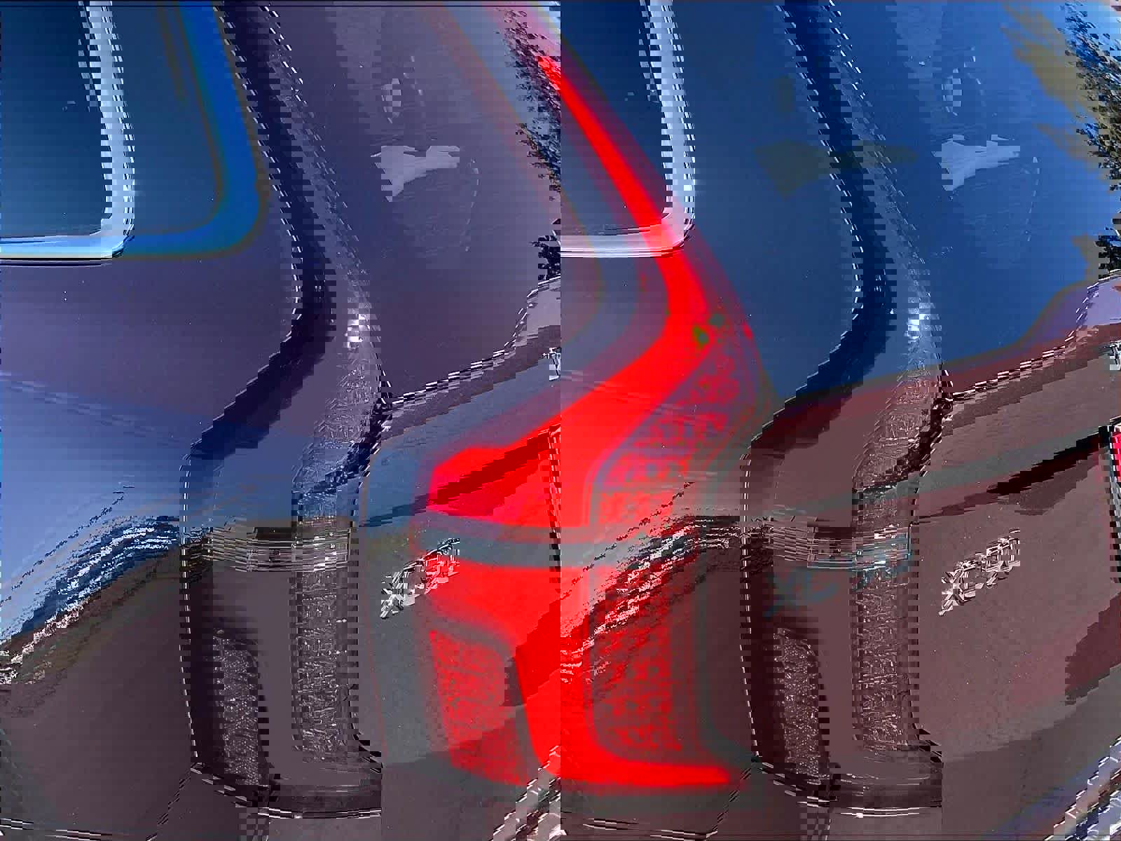 New 2026 Volvo XC90 T8 Plus w/ Protection Package Premier image 25