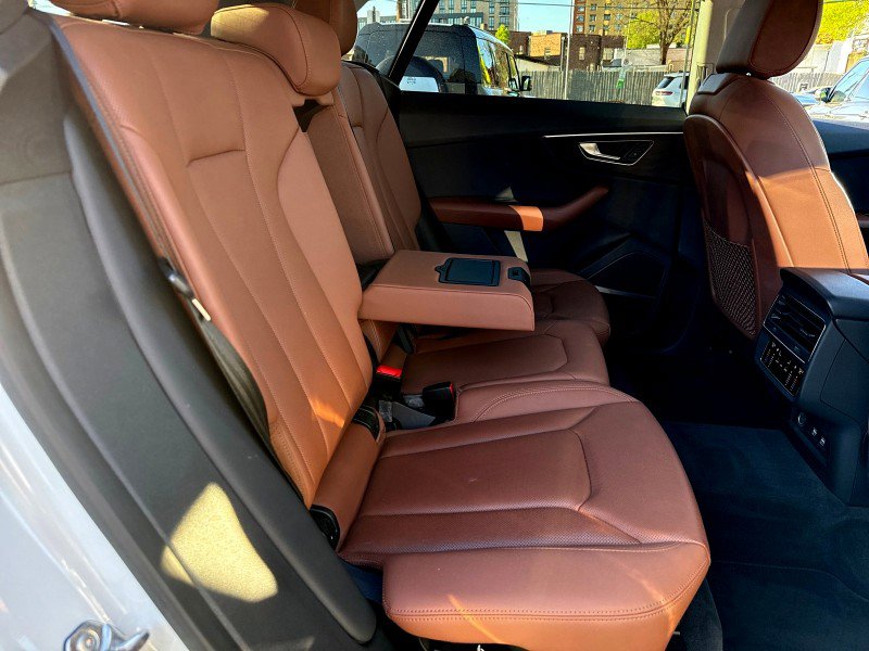 Used 2019 Audi Q8 Premium Plus w/ Premium Plus AWD/4WD image 45