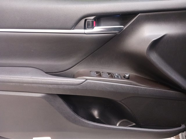 Used 2021 Toyota Camry XSE image 27