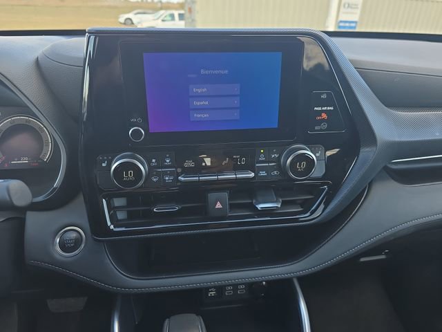 Used 2025 Toyota Highlander XSE image 21