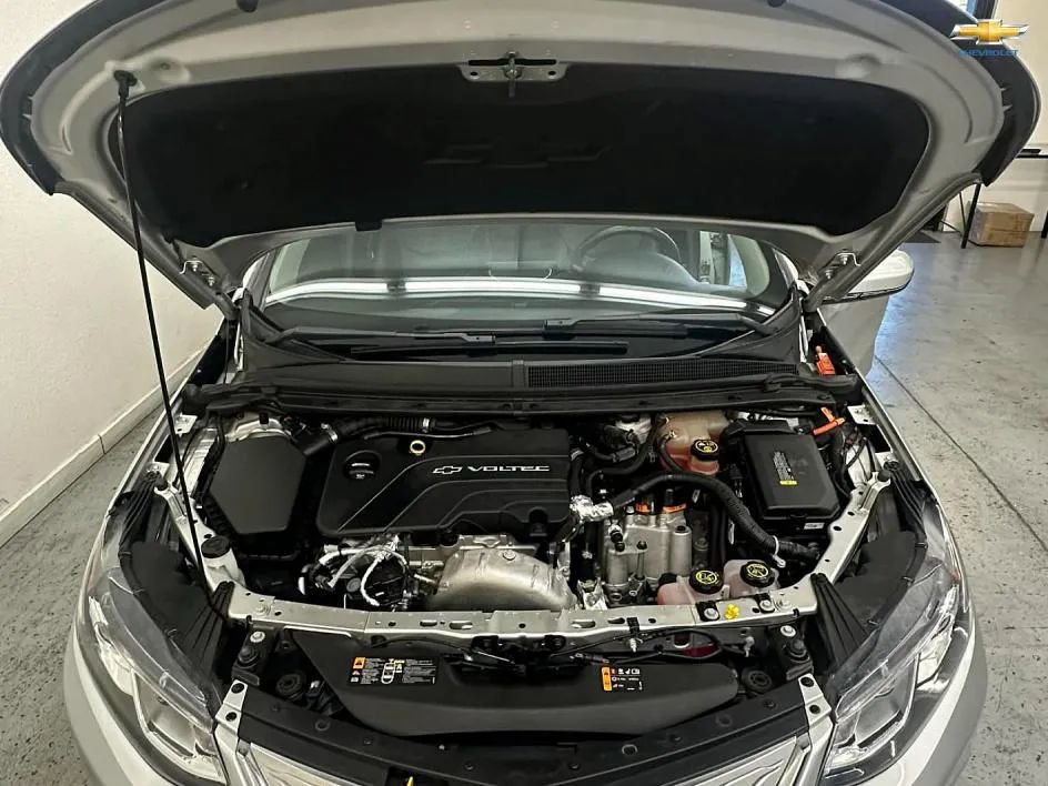 Used 2017 Chevrolet Volt LT w/ Comfort Package image 26