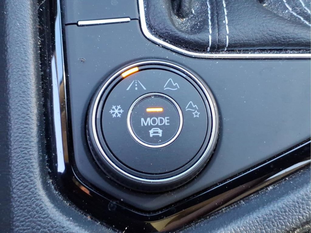 Used 2023 Volkswagen Taos SE image 27