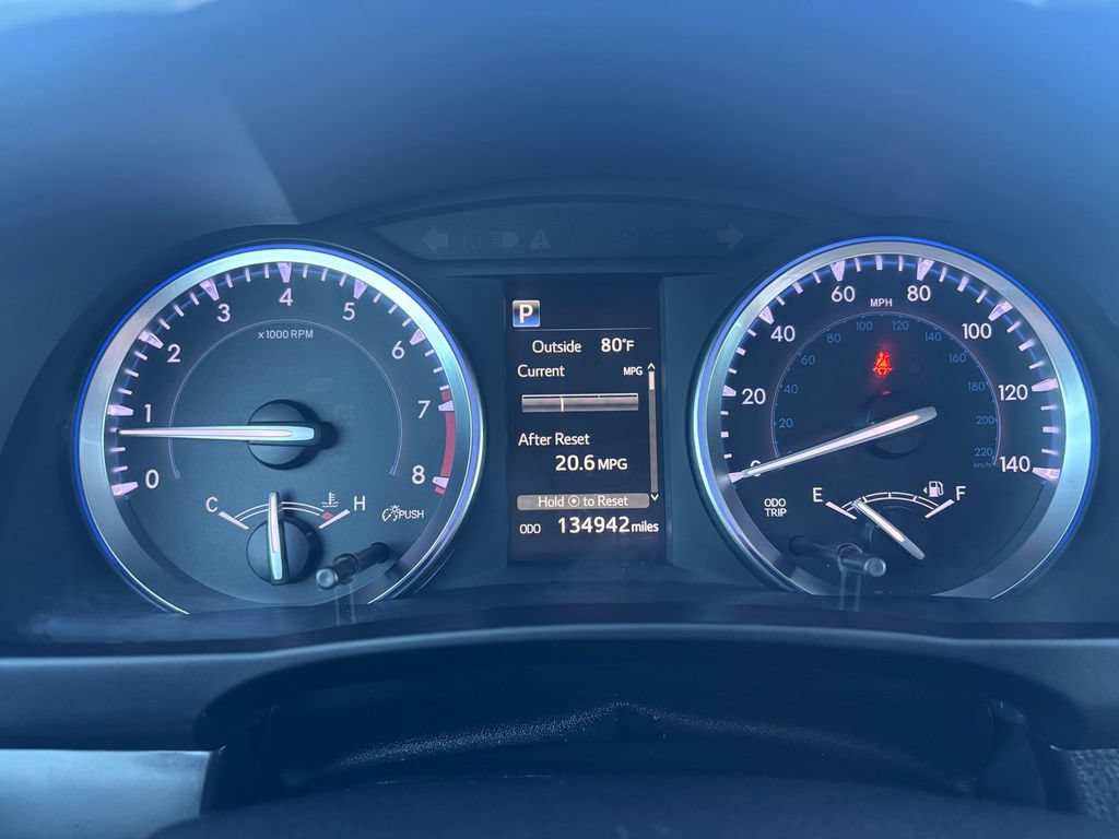 Used 2018 Toyota Highlander XLE AWD/4WD image 11