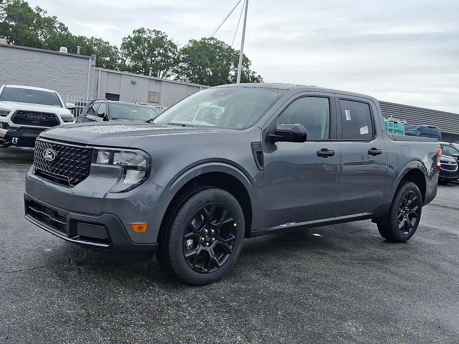 New 2025 Ford Maverick XLT w/ XLT Luxury Package image 2