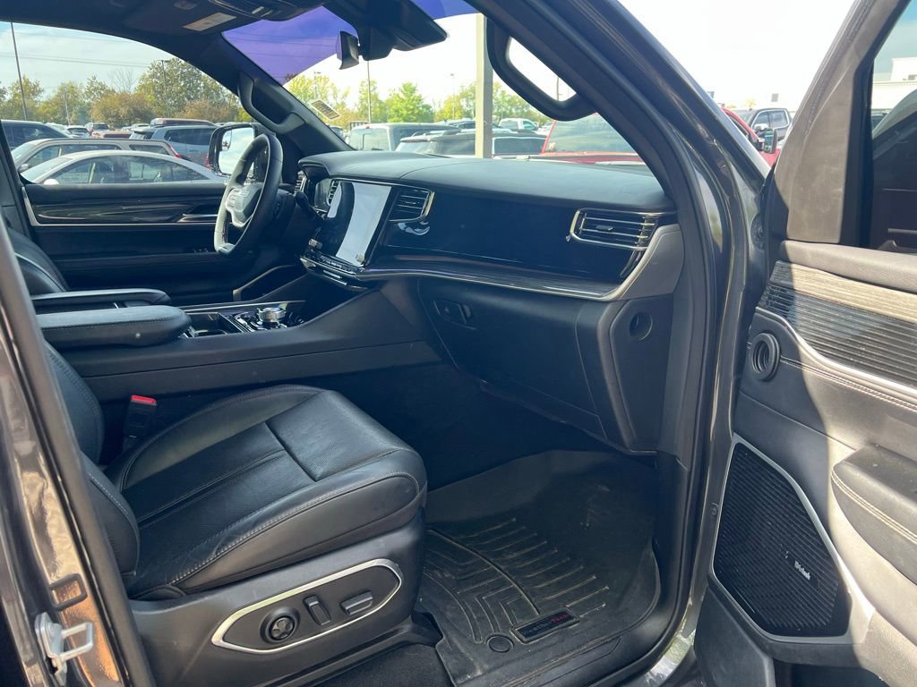 Used 2022 Jeep Wagoneer Series III w/ Premium Group I image 12
