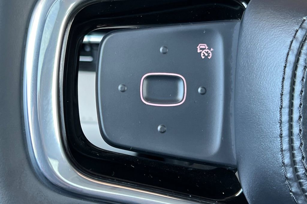 Used 2024 Lincoln Nautilus Reserve w/ Equipment Group 202A image 28