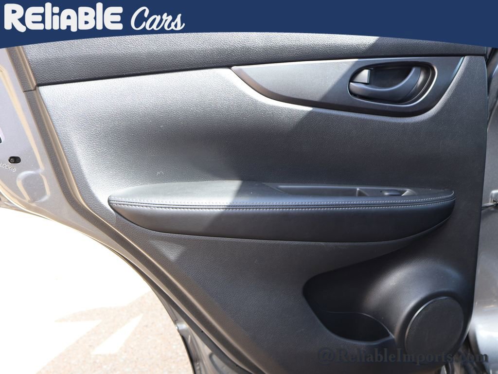 Used 2019 Nissan Rogue Sport S image 17