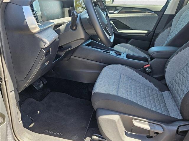 Certified 2025 Volkswagen Tiguan S FWD image 15