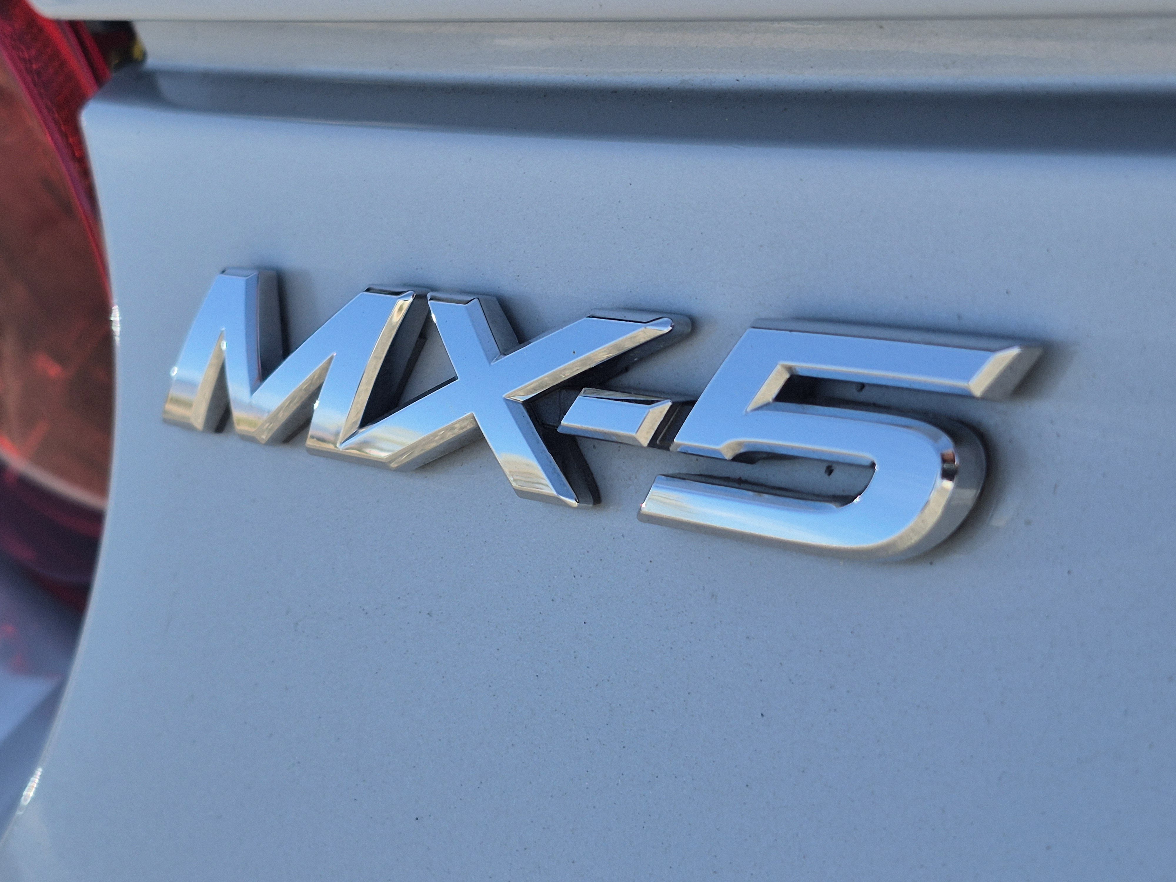 Used 2019 MAZDA MX-5 Miata RF Grand Touring image 13