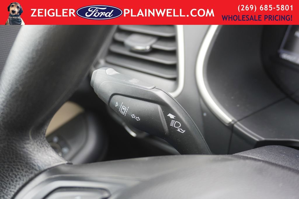 Used 2021 Ford Edge SE image 23