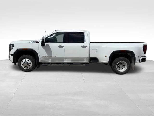 Used 2024 GMC Sierra 3500 Denali w/ Denali Reserve Package AWD/4WD image 2