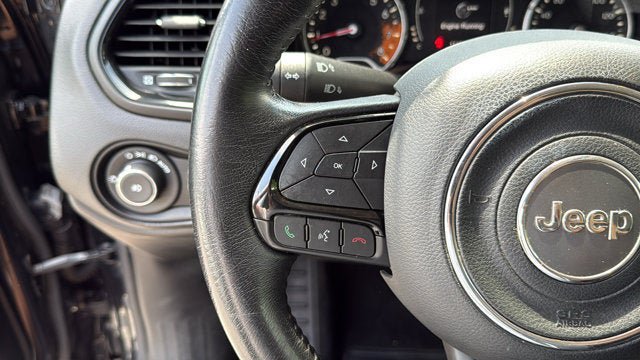 Used 2016 Jeep Renegade Latitude AWD/4WD image 16