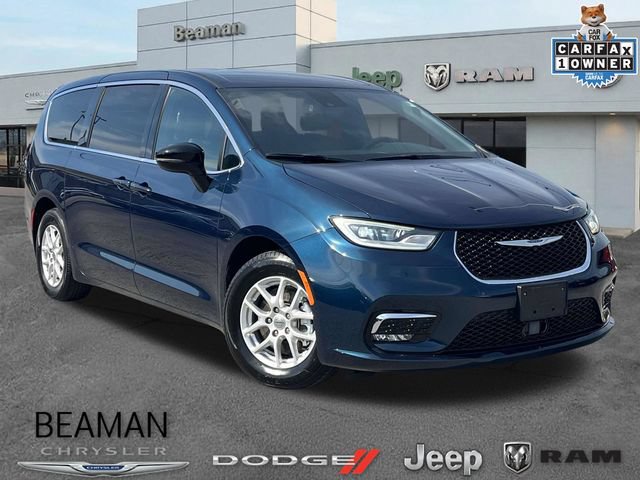 Used 2025 Chrysler Pacifica Select FWD 360° Tour