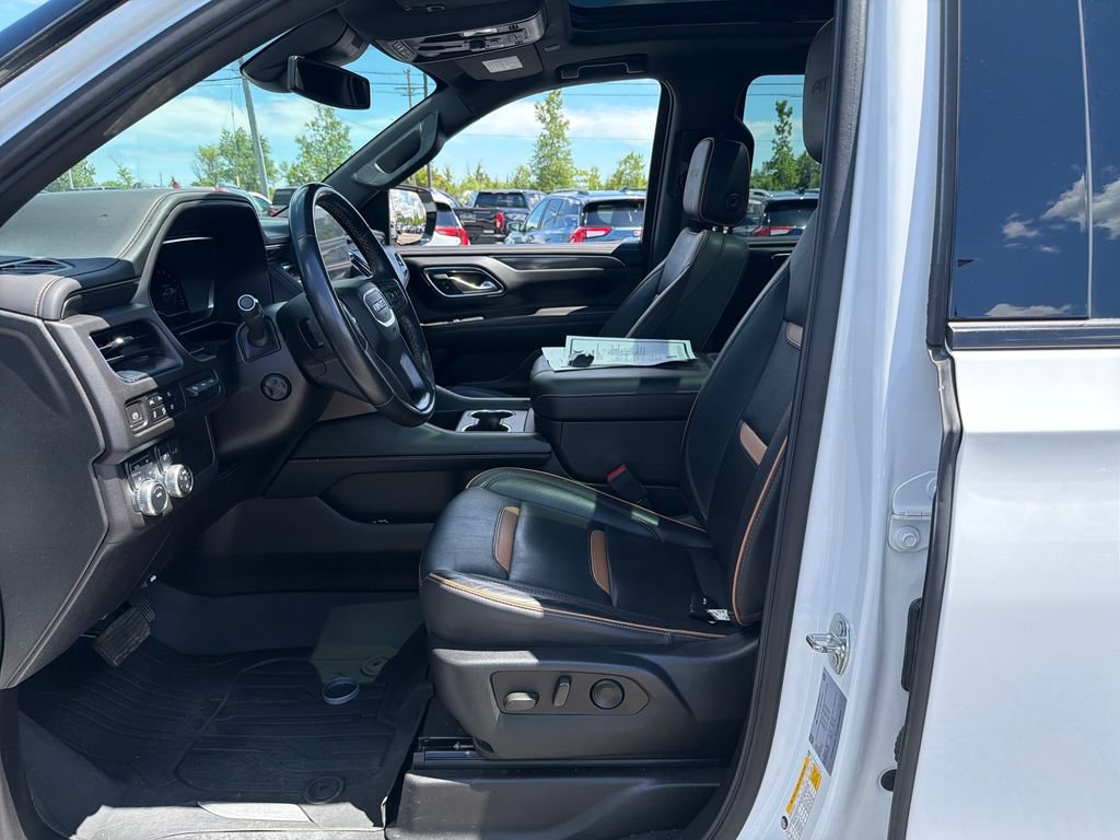 Used 2023 GMC Yukon XL AT4 w/ AT4 Premium Package AWD/4WD image 10